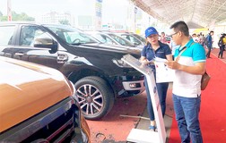 Thị trường ô tô ảm đạm giữa mùa cao điểm cuối năm