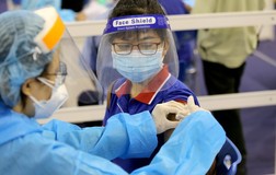 5 triệu liều vaccine Moderna: Làm sao có lợi nhất cho người dân?