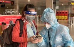 Người đứng sau những chuyến bay đưa thai phụ, người già về quê tránh dịch