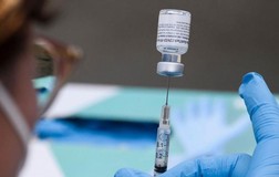 WHO khuyến cáo người suy giảm miễn dịch tiêm vaccine COVID-19 tăng cường