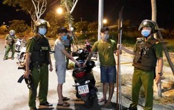 Nhóm thanh niên mang dao phóng lợn đi đánh nhau