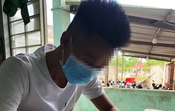 Quay clip xúc phạm công an khi bị buộc giải tán cuộc nhậu