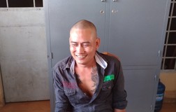 Không được vợ cho đón con, ra đường đập phá 3 ô tô