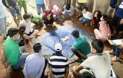 Bất chấp lệnh giãn cách, 13 người  tụ tập lắc tài xỉu ăn tiền