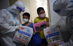 Trung thu ấm áp tại các bệnh viện dã chiến, khu cách ly