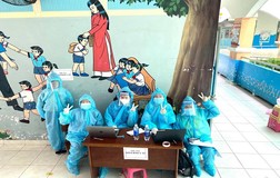 Cô giáo đi chống dịch, học trò nhắn tin động viên 'Cố lên cô ơi!'