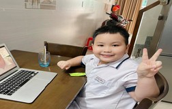 Khóc cười học online: Cô hỏi nghe rõ không, trò nói nghe không rõ