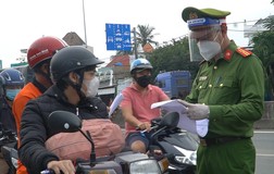 Video: Nhiều phương tiện phải quay đầu không được vào TP.HCM