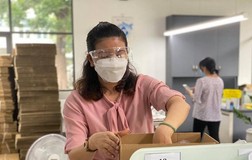 Hơn 5.000 tân sinh viên Bách Khoa lần đầu tiên được tặng giáo trình tận nhà