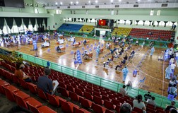 Người dân trật tự, giãn cách đi tiêm vaccine COVID-19 đợt 5 