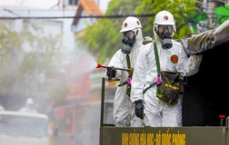 Chùm ảnh: Ngày đầu tiên Quân đội phun khử khuẩn toàn TP.HCM