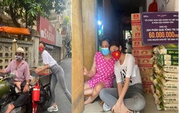 Hoa hậu Khánh Vân giúp đỡ người khuyết tật, bán vé số tại TP.HCM