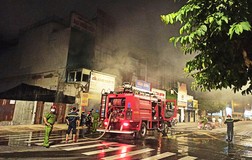 Cháy cửa hàng ở Gò Vấp, cả khu vực náo loạn