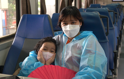 Video: Hơn 400 công dân Quảng Trị tạm biệt TP.HCM về quê vì dịch COVID-19