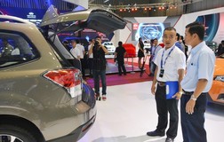 Ô tô nhập khẩu ngày càng rẻ: 200 triệu đồng/chiếc