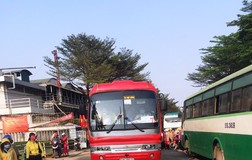 COVID-19: TP.HCM kiến nghị Thủ tướng về xe đưa đón công nhân 