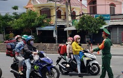 Người dân TP.HCM kẹt ở các tỉnh, muốn về lại gửi đơn lên Sở Giao thông