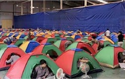 Kiến nghị công nhân sản xuất tại chỗ nhưng ngủ ở 'vùng xanh'