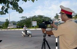 Ô tô chạy quá tốc độ cho phép có thể bị tước bằng lái 4 tháng