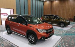 Giá lăn bánh Suzuki XL7 cạnh tranh cùng Mitsubishi Xpander