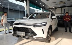 Ngấm đòn COVID-19, số lượng xe nhập về Việt Nam giảm sâu