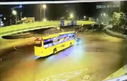 Đưa cụ bà đi khám bệnh, cả nhà gặp tai nạn