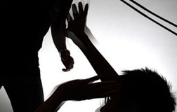 Giữa khuya, gọi côn đồ đến đánh chết hàng xóm