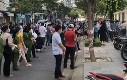 Gần 1.000 người liên quan đến tình nguyện viên tiêm vaccine mắc COVID-19