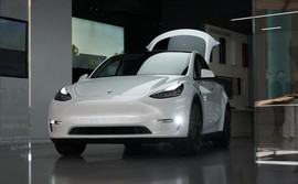 Ô tô điện Tesla Model Y 2022 vượt trội công nghệ so với Volvo C40