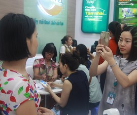 Hết khổ sở chụp ảnh chính chủ