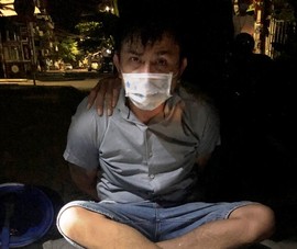 Dỡ rào chắn khu vực phong tỏa dịch COVID đi mua ma túy