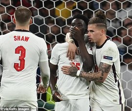 Sút hỏng quả 11m quyết định, Saka lần đầu lên tiếng