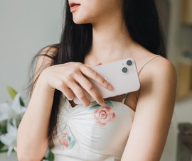 Bất chấp đại dịch, iPhone 13 vẫn hút khách trong ngày mở bán