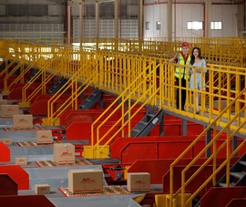 Cuộc đua của các hãng chuyển phát nhanh 'nóng' hơn bao giờ hết