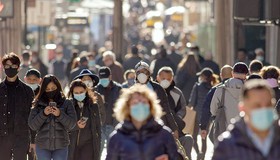 Chuyên gia cảnh báo tới năm sau cũng khó hết dịch