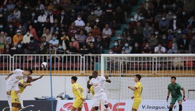 Nóng: Khốn khổ cầu thủ V-League thất nghiệp đến tháng 2 năm sau