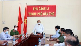 Phó Thủ tướng Trương Hòa Bình kiểm tra công tác phòng chống COVID-19 ở Cần Thơ