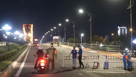 Video: Đêm đầu tiên Đà Nẵng thực hiện cách ly xã hội trên phạm vi toàn thành phố