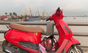 Video: Một phụ nữ nghi để lại xe máy, nhảy cầu Đồng Nai