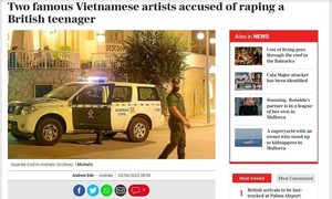 Thông tin về việc bắt giữ 2 công dân Việt Nam được đăng tải trên báo nước ngoài. 