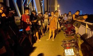 Cô gái để xe trên cầu Bến Thủy rồi mất tích dưới sông Lam