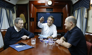 3 nhà lãnh đạo châu Â utrên tà u đến thủ Kiev của Ucraina.  : Nh: AP