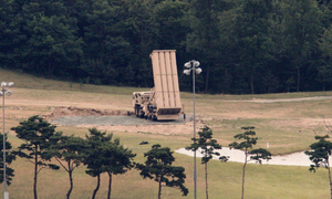 Một hệ thống phòng thủ tên lửa tầm cao giai đoạn cuối (THAAD) của Mỹ được triển khai ở TP Seongju (tỉnh North Gyeongsang, Hàn Quốc). Ảnh: REUTERS