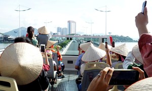 Ảnh: Trải nghiệm xe buýt 2 tầng đầu tiên ở TP Nha Trang