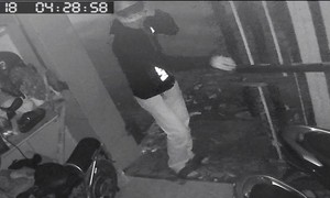 Video: Trộm đột nhập liên tiếp 2 lần, lấy đi 2 xe máy trong 1 tiếng đồng hồ