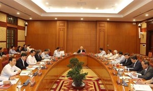 Xử lý kiên quyết những người bao che, ngăn chặn việc chống tham nhũng