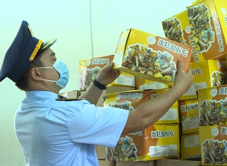 Video: Gia Lai tạm giữ 6.000 chiếc bánh trung thu không rõ nguồn gốc xuất xứ 