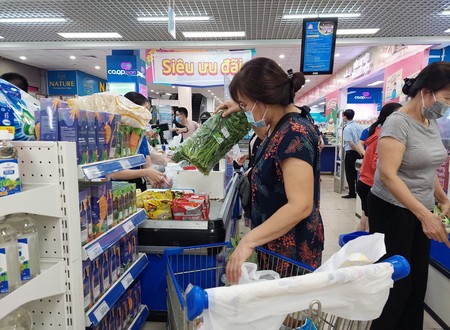 Đề xuất ban hành danh mục hàng hóa 'cấm lưu thông' thay cho 'hàng thiết yếu'