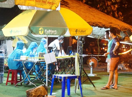 Đà Nẵng: Người dân muốn ra đường phải có mã QR khai báo y tế