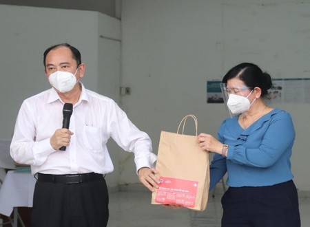 Mua thêm 200.000 túi thuốc điều trị cho F0 đang cách ly tại nhà ở TP.HCM